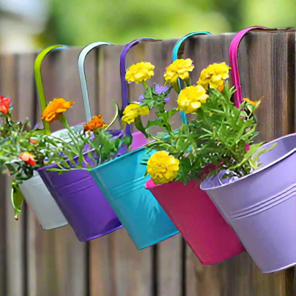 The Round Hanging Flower Fence Pot